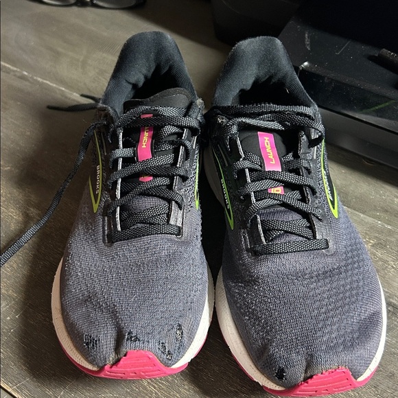 Brooks Launch Black and Neon Green Running Shoes - Picture 5 of 6